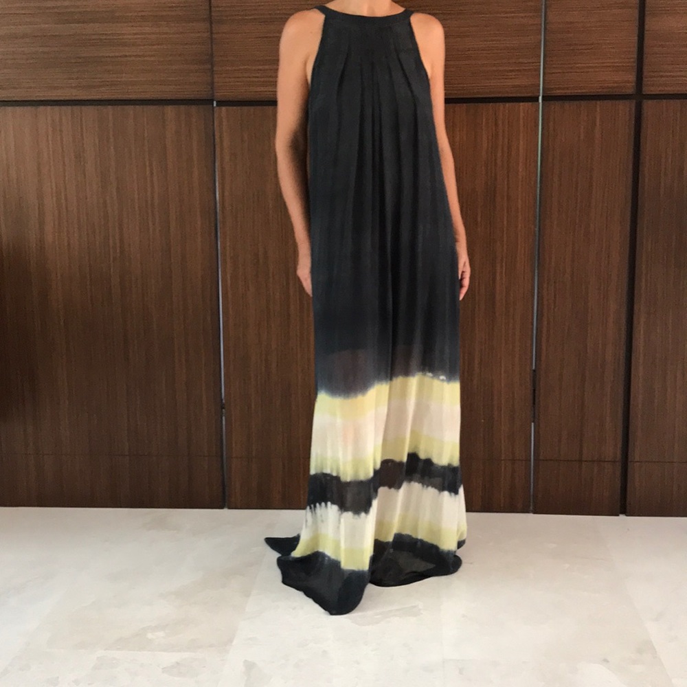 Dress - Picture 2 of 4